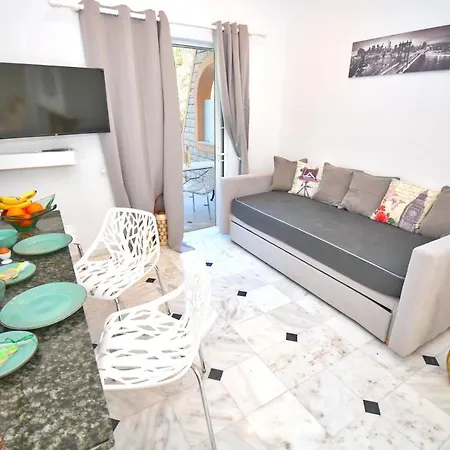 Doliva Studio Chris With Private Pool Apartment *